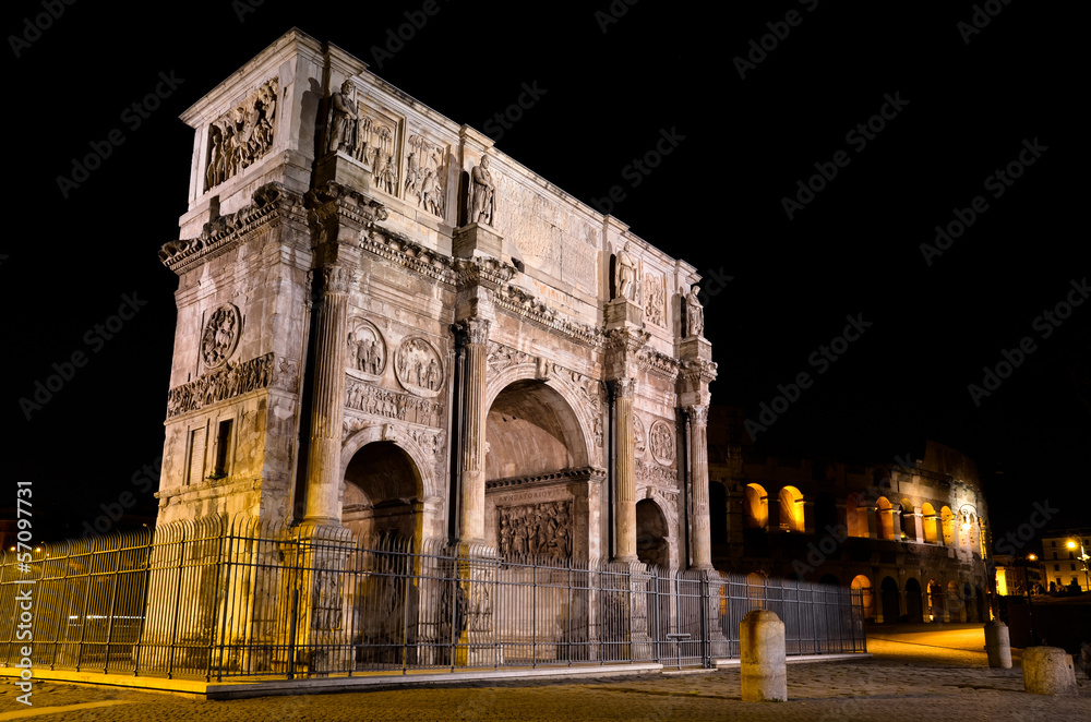 Arco di Costantino a Roma di notte