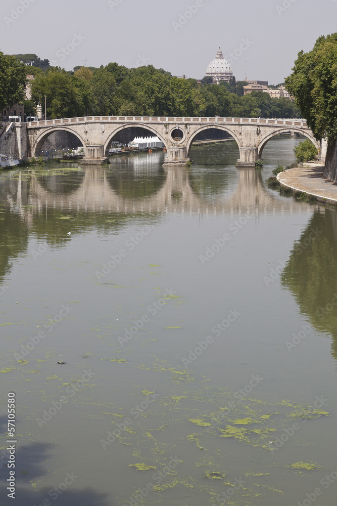 Puente Sisto sobre el Río Tiber, Roma