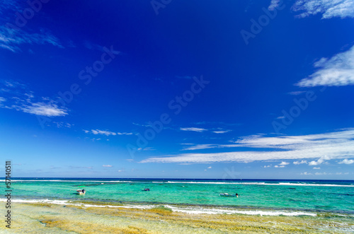 Fototapeta Naklejka Na Ścianę i Meble -  Turquoise Sea and Blue Sky