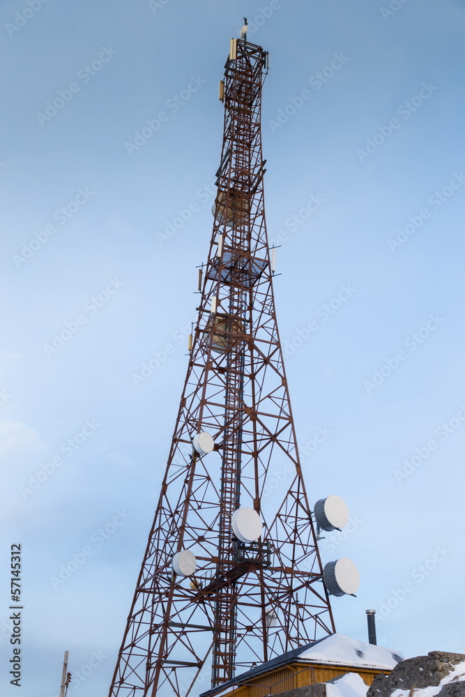 antenna structure for telecommunication and broadcast antenna structure for telecommunication and broadcast