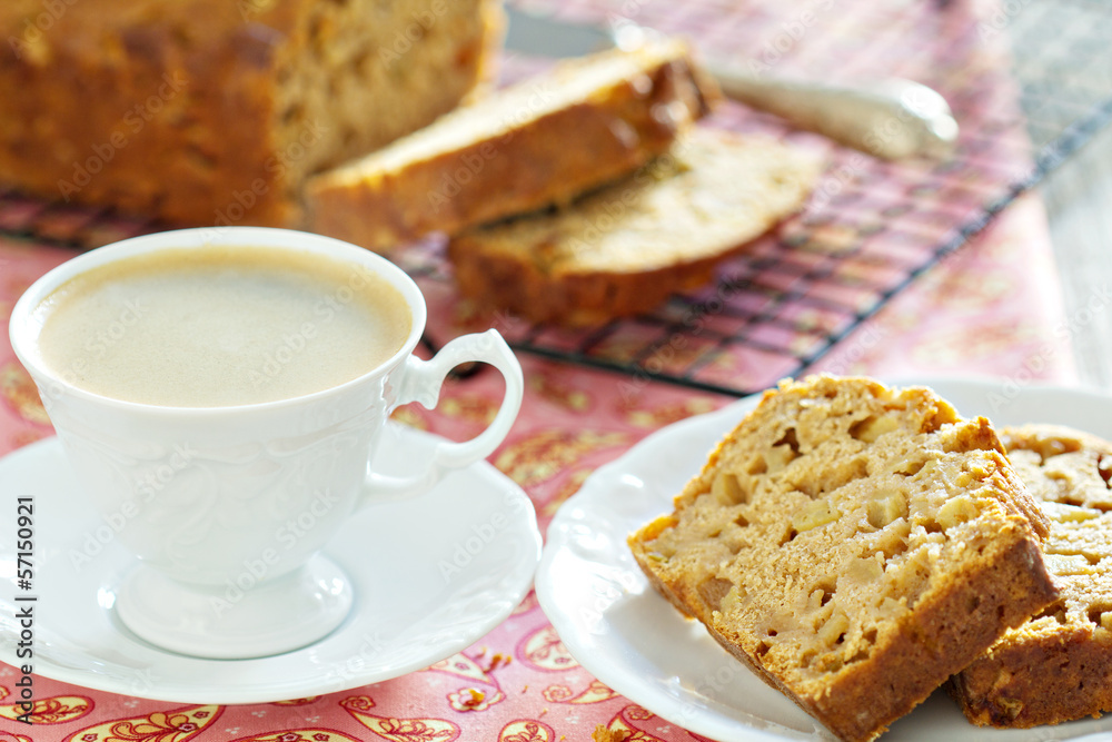 Coffee with apple pound cake Coffee with apple pound cake