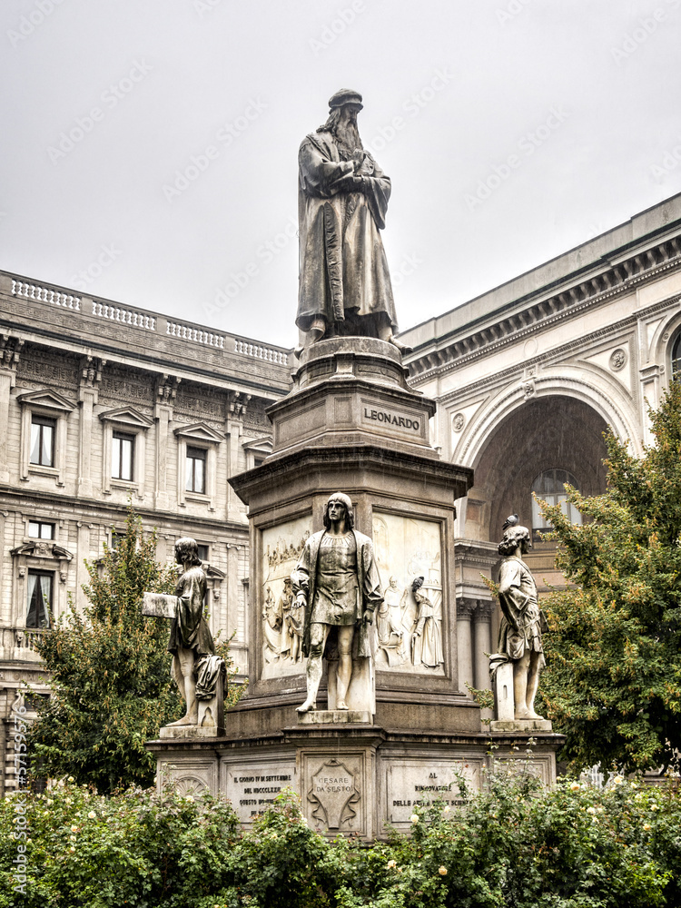 Leonardo's monument on Piazza Della Scala, Milan, Italy