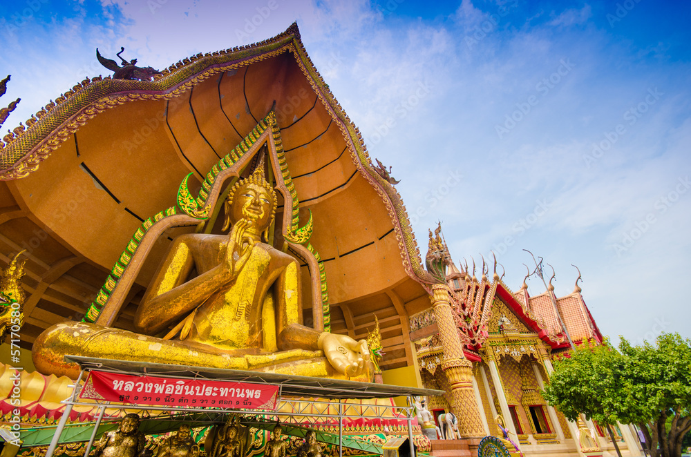 The golden Buddha Image, Wat Tum Sue