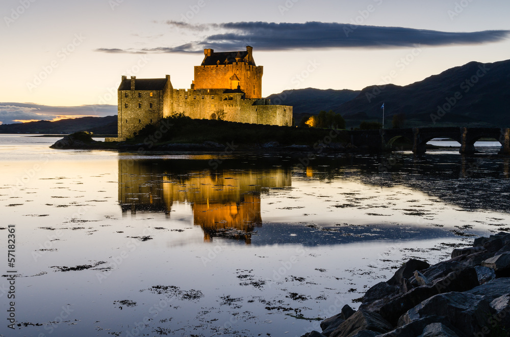 Eilean Donan castle at dusk