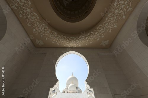 Obraz na plátně Sheikh Zayed Mosque in Middle East United Arab Emirates