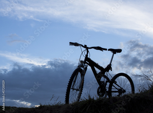 Fototapeta Naklejka Na Ścianę i Meble -  Evening recreation with bicycle