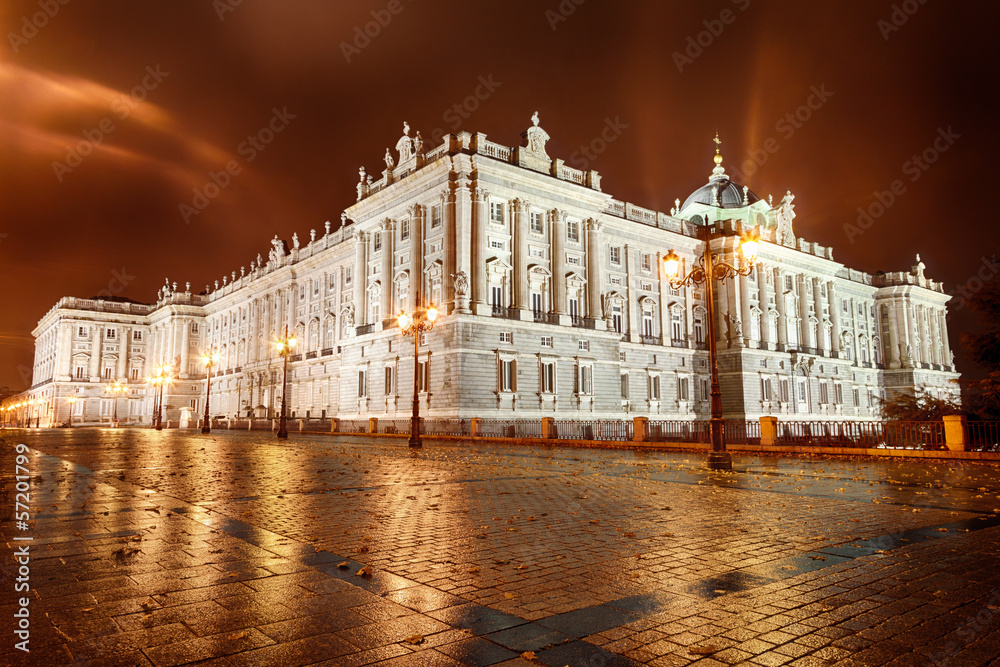 Royal Palace of Madrid at night, Spain - obrazy, fototapety, plakaty 