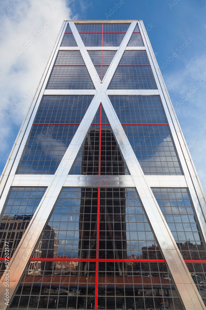 Naklejka premium Perspective of a skyscraper in Madrid, Spain