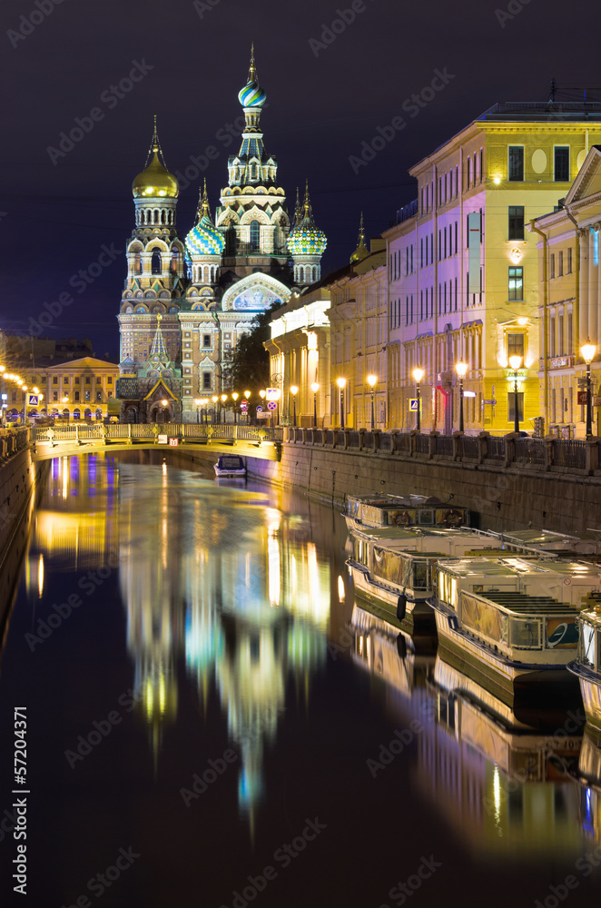 Naklejka premium Griboedov channel and Savior on Spilled Blood. St.Petersburg, Ru