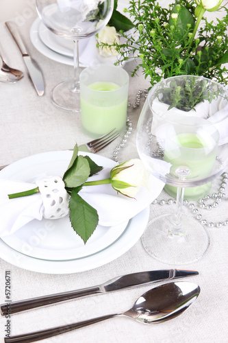 Table arrangement in restaurant