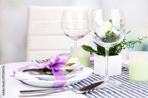 Table arrangement in restaurant