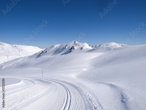 Winter hiking and langlauf trail in the alps © Wouter Tolenaars