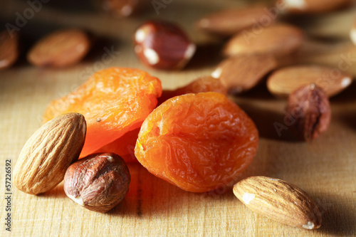 Tableau sur toile Nuts And Dried Apricots