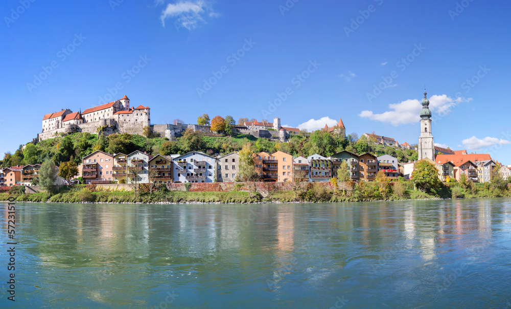 Obraz premium Panorama of Burghausen, Bavaria, Germany