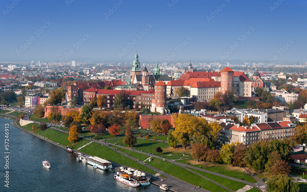 Naklejka premium Krakow Skyline with Wawel Castle in Fall