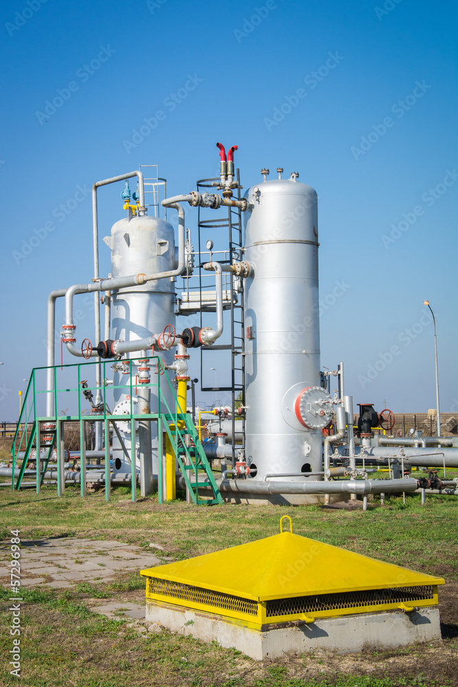 Obraz premium Oil and gas processing plant