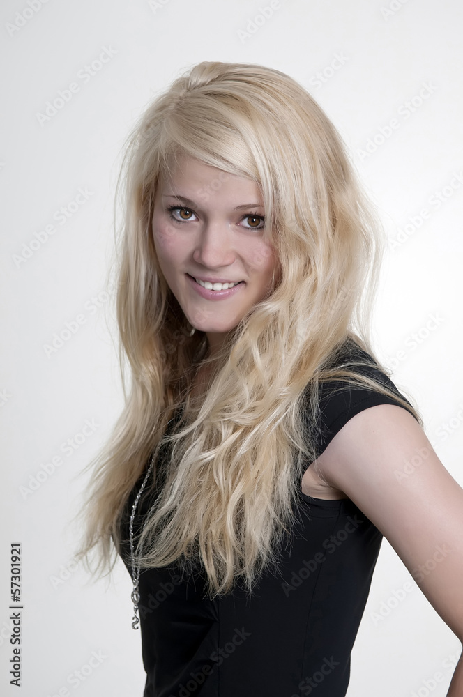 Frau in schwarzen Kleid Frau in schwarzen Kleid