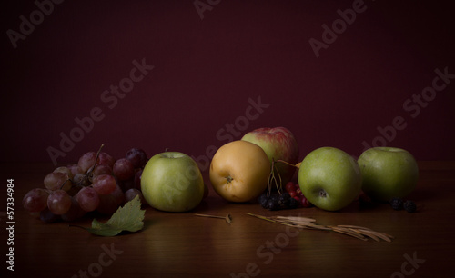 Still life: apples and grape