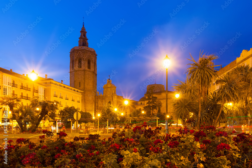 Naklejka premium Plaza de la Reina in evening. Valencia, Spain