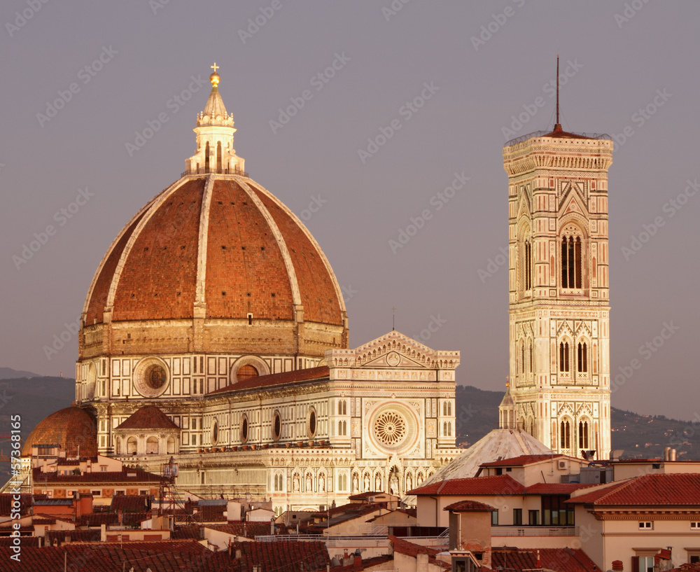 Fototapeta premium wonderful view of cathedral of Florence at dawning light