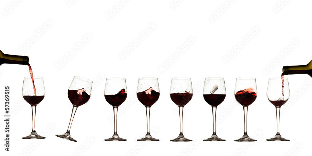 Bicchieri vino rosso in fila, sfondo bianco, Bottiglia Stock Photo | Adobe  Stock