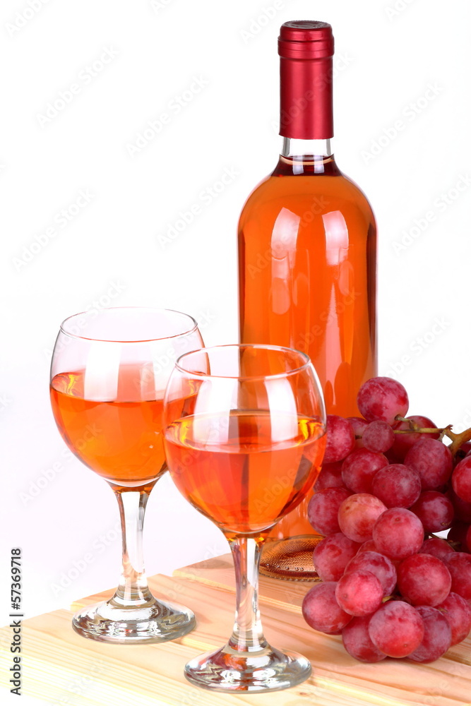 Vino rosato e uva rossa