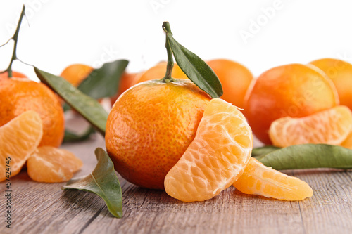 mandarin fruit and leaf