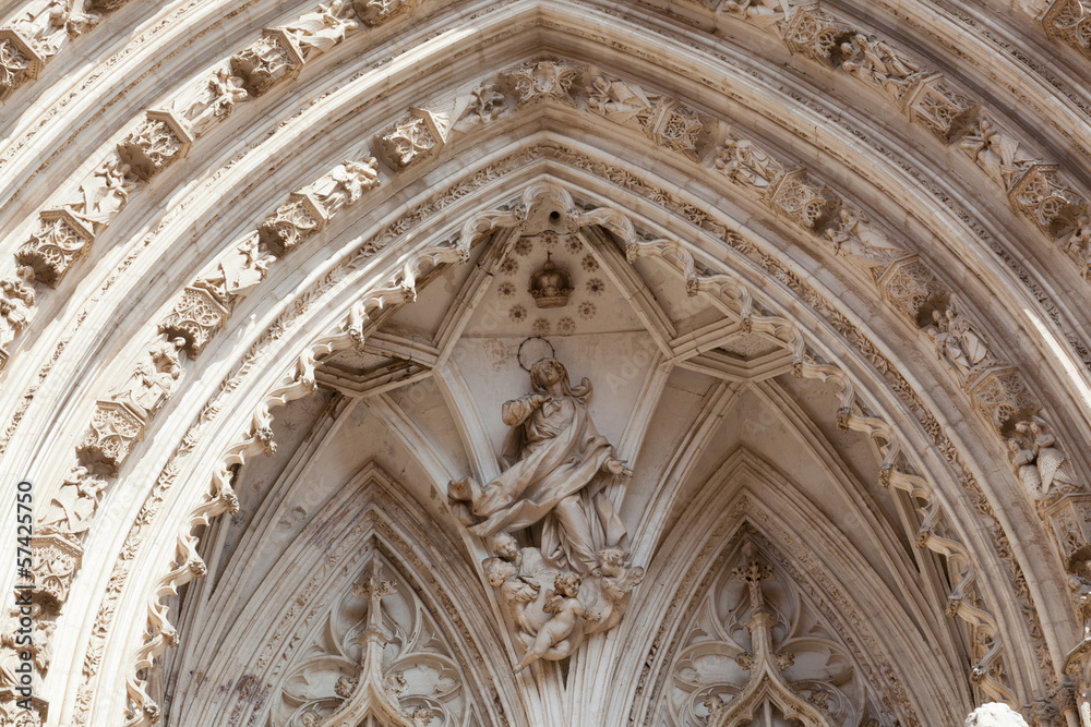 Entrance in cathedral, de Toledo , Spain