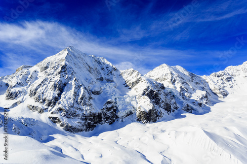 Snow-capped peaks of the Italian Alps © Gorilla