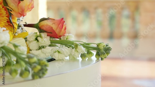 Composizione floreale (sequenza carrello)