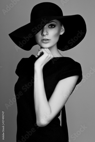 Wallpaper Mural Black and white portrait of elegant woman Torontodigital.ca