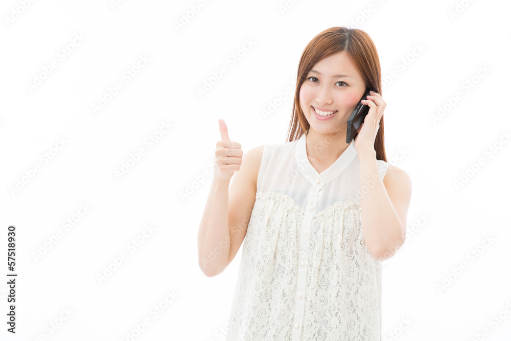 電話をする女性 電話をする女性