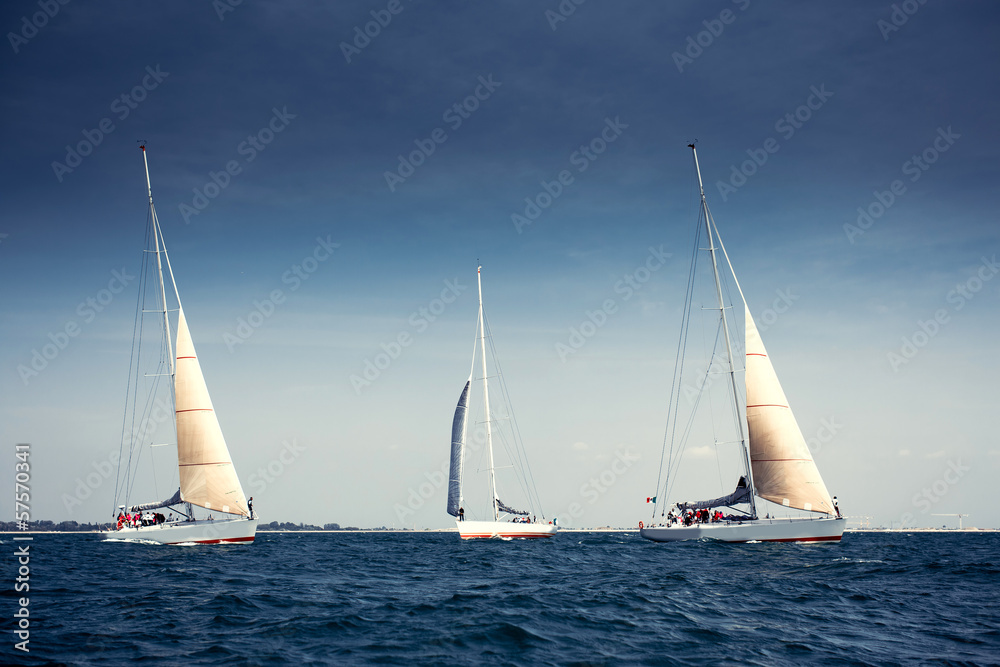 Fototapeta premium Sailing ship yachts with white sails