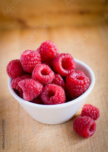 Raspberries in bowl
