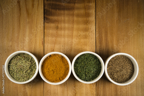 Four spices - line