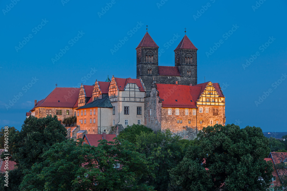 Stiftskirche St. Servatius Quedlinburg in der Dämmerung