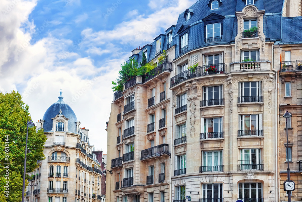 Naklejka premium Miasto, widok miejski na budynek w Paryżu. Francja.