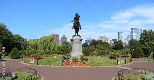 Bronze statue of George Washington in Boston Public Garden