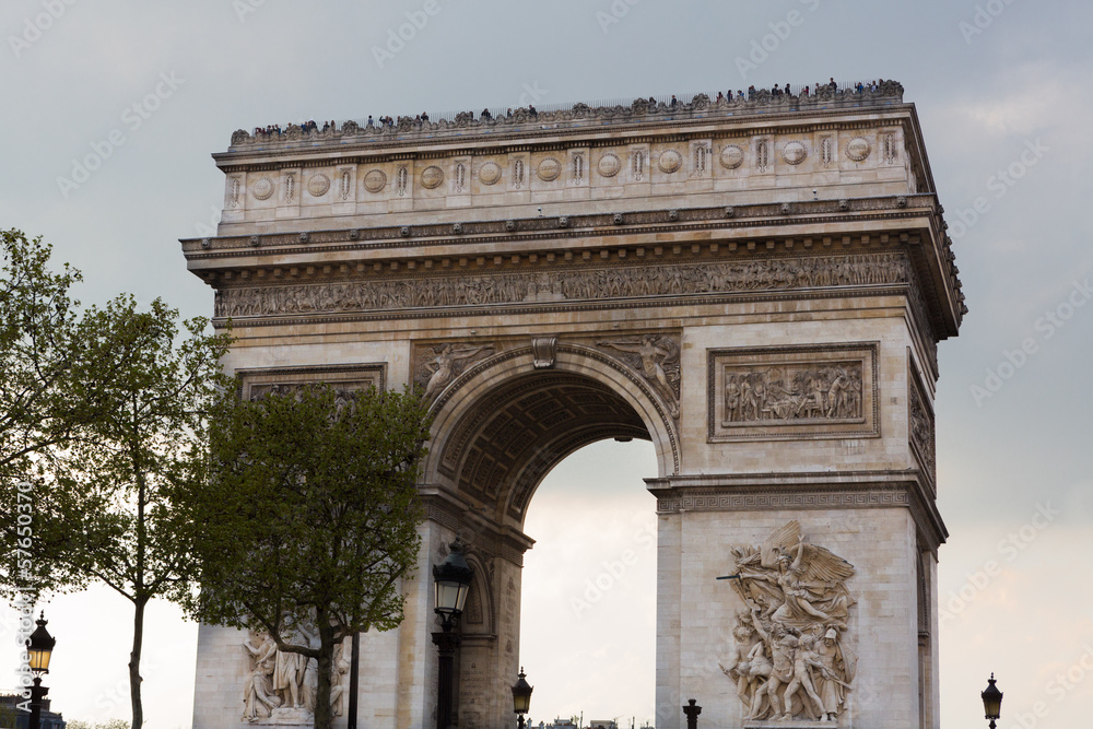 Arc de Triomphe, Landscape