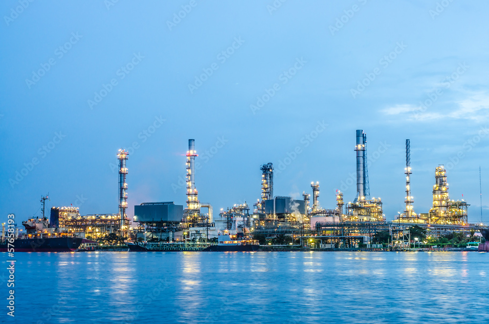 Fototapeta premium River and oil refinery factory