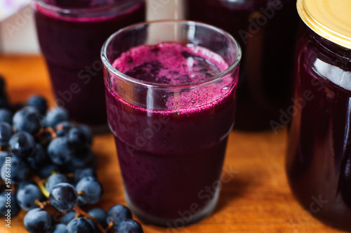 Fotografia A Glass of Fresh Grape Juice, Grape Juice Canning
