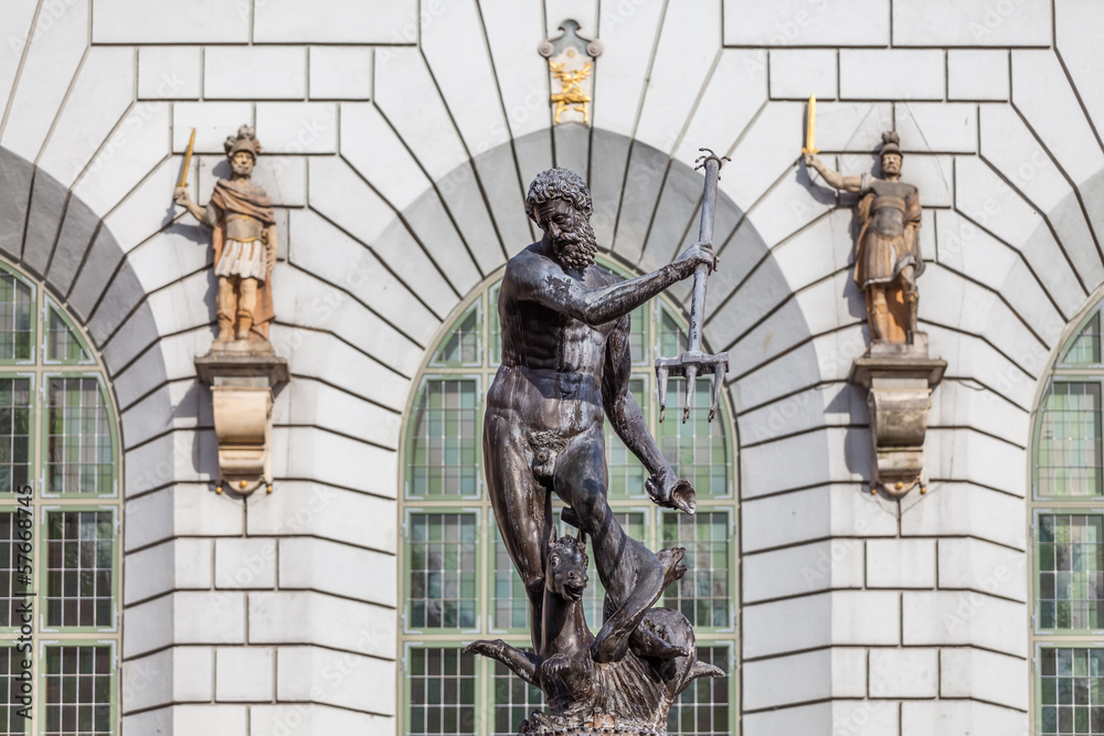 Obraz premium Fountain of Neptune - the old town in Gdansk, Poland