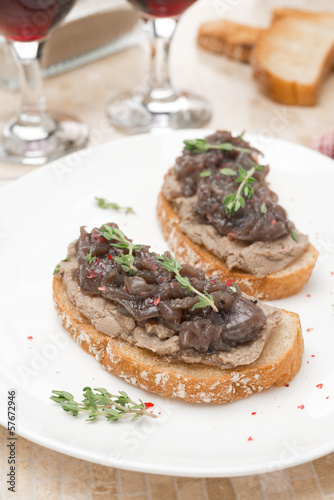 toast with liver pate, caramelized red onion and thyme, vertical