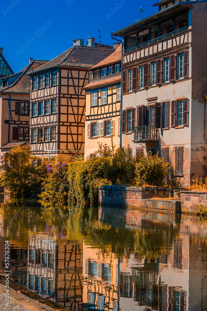 Obraz premium Sunny autumn day in Strasbourg France