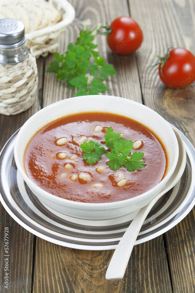 Tomato soup with white beans Tomato soup with white beans