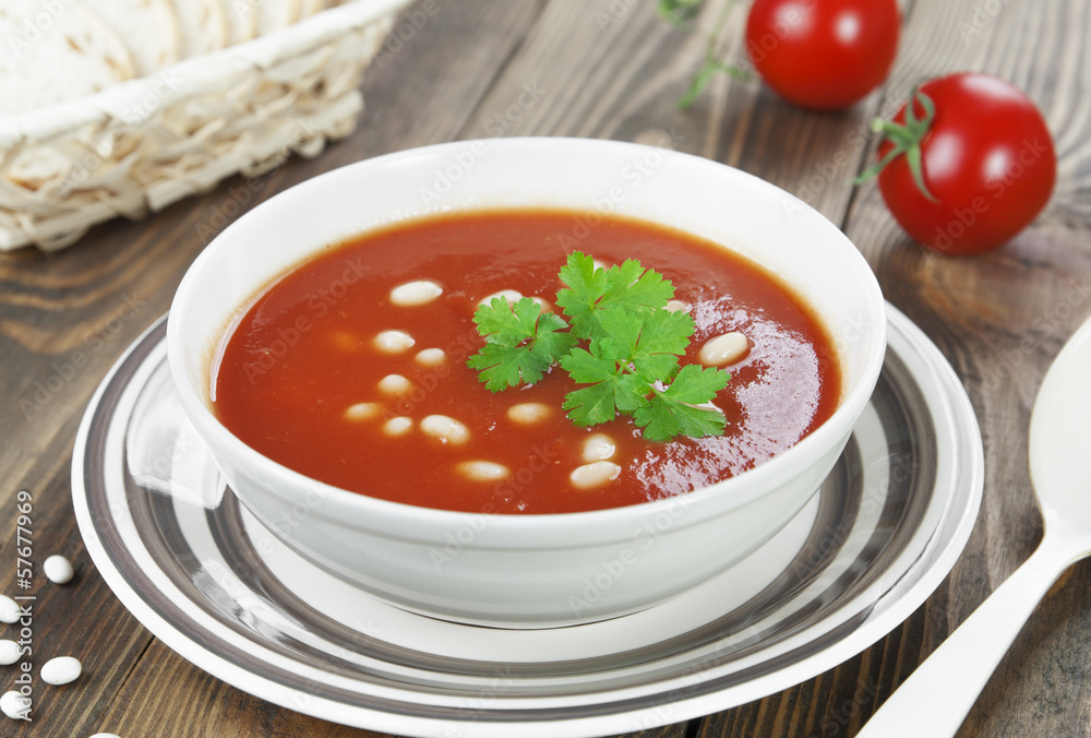 Tomato soup with white beans Tomato soup with white beans