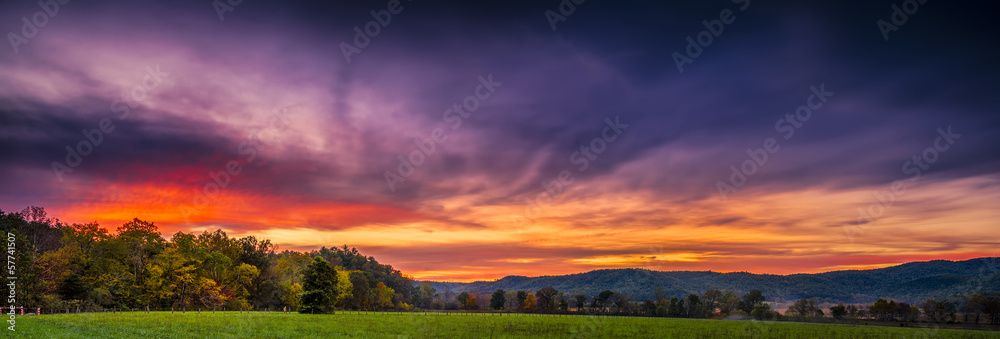 Fototapeta premium Cade's Cove at Sunset