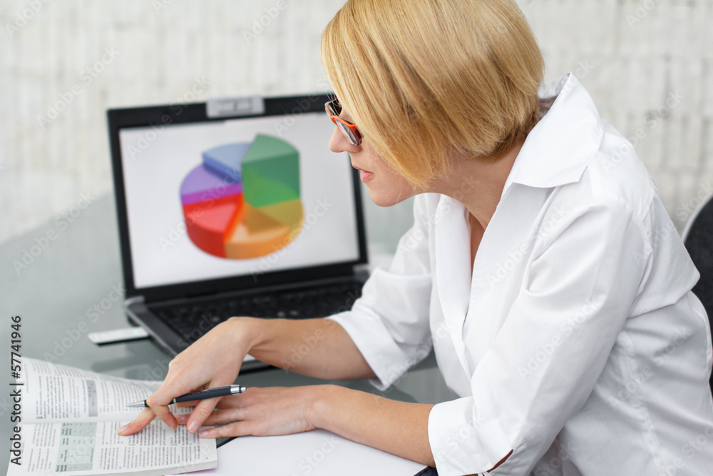 Accountant searching for laws Accountant searching for laws
