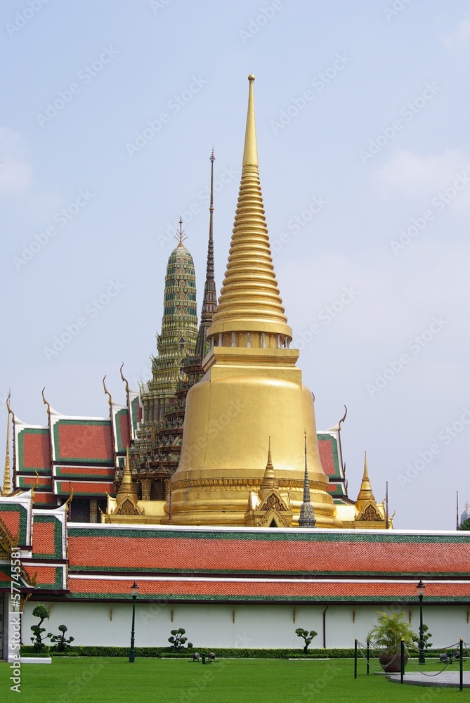 Fototapeta premium Temple of the Emerald Buddha,Bangkok Thailand