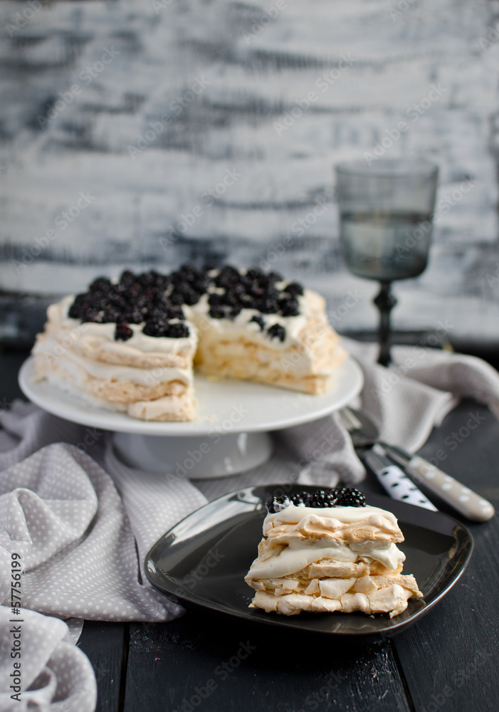 Blackberry Pavlova Cake Blackberry Pavlova Cake